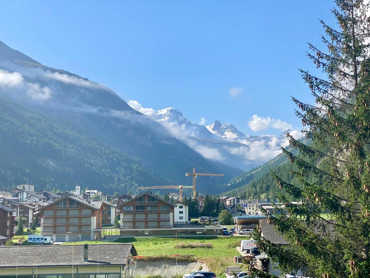 Moderne Dachwohnung Naehe Zermatt Mit Balkon Täsch Kültér fotó