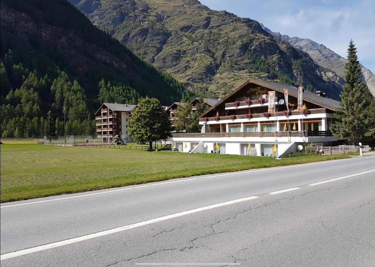 Moderne Dachwohnung Naehe Zermatt Mit Balkon Täsch Kültér fotó