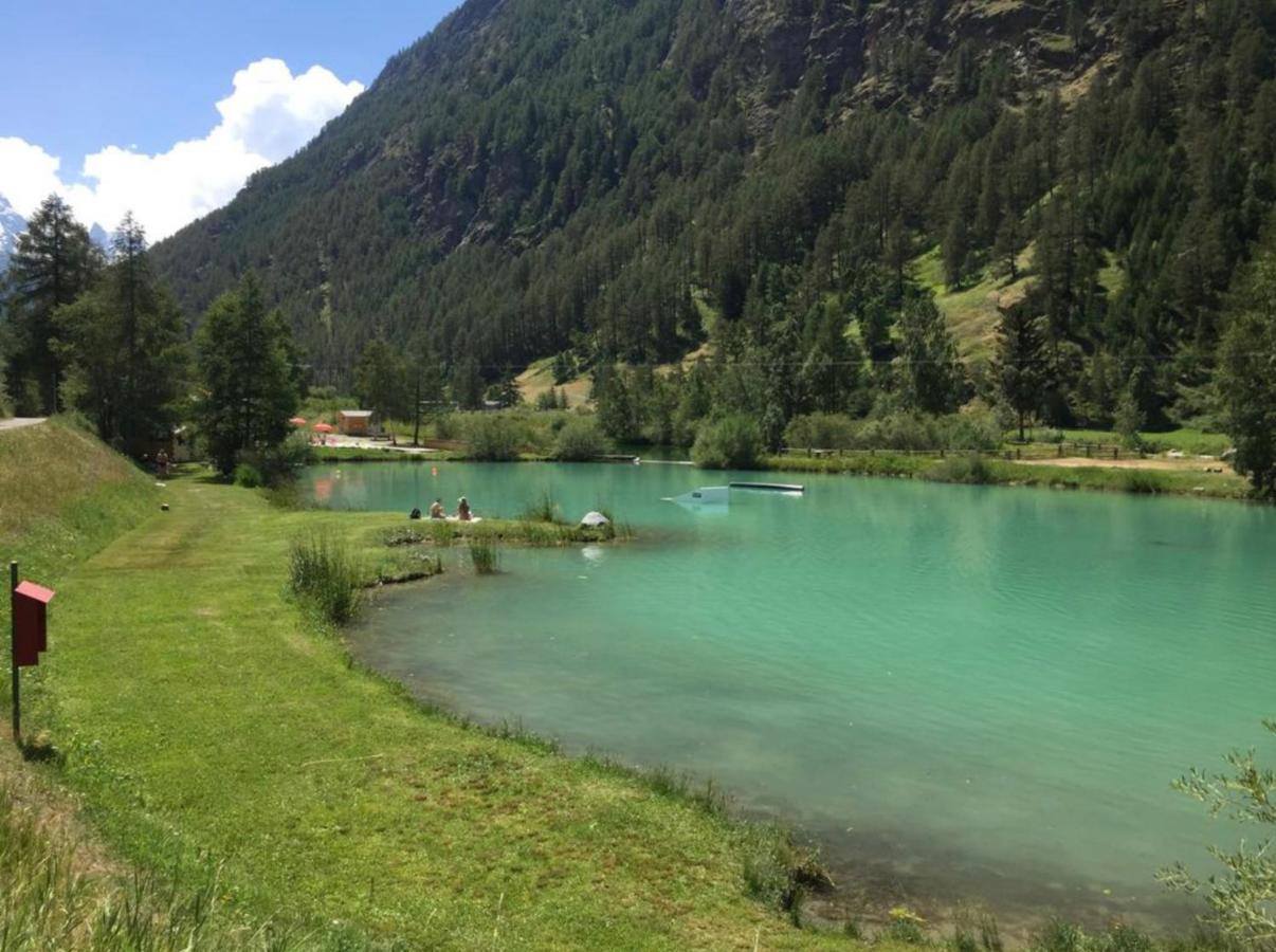 Moderne Dachwohnung Naehe Zermatt Mit Balkon Täsch Kültér fotó